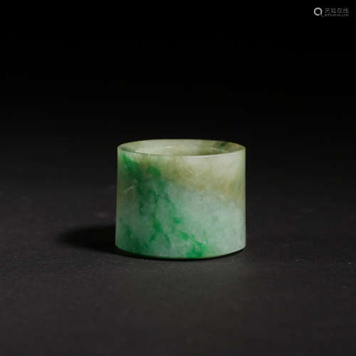 CHINESE QING DYNASTY JADEITE THUMB RING