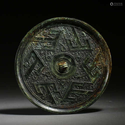 THE WARRING STATES PERIOD BRONZE MOUNTAIN MIRROR