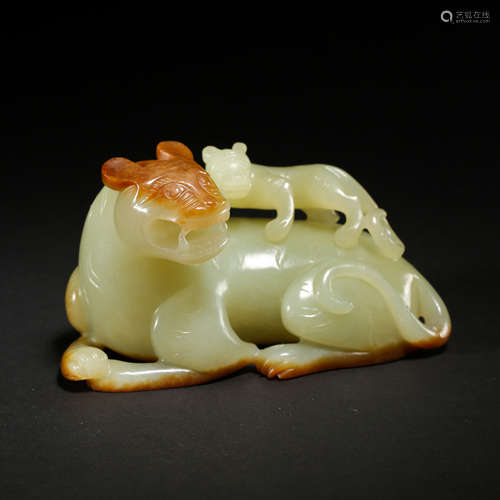 ANCIENT CHINESE HETIAN JADE BEAST