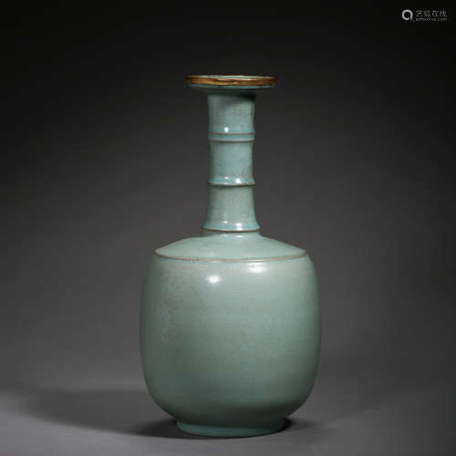 ANCIENT CHINESE CELADON VASE