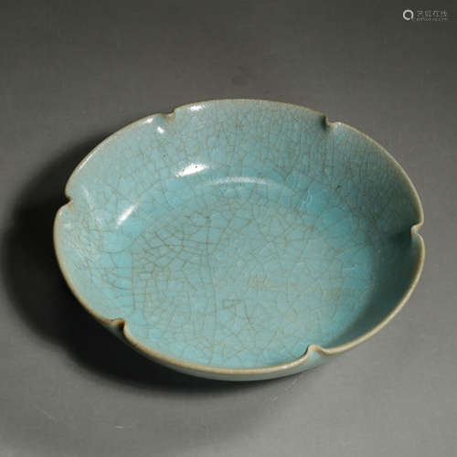 ANCIENT CHINESE CELADON PORCELAIN PLATE