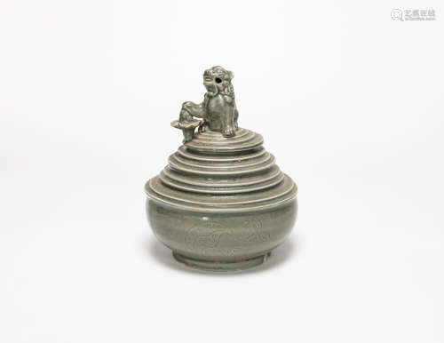 五代-定窯系綠釉獅鈕蓋罐