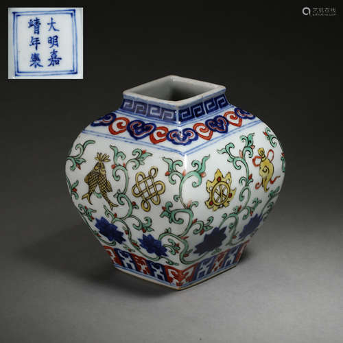 CHINESE ANCIENT FAMILLE ROSE POT