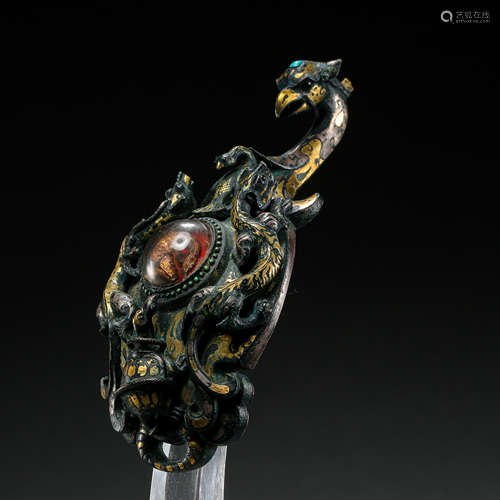 WARRING STATES PERIOD OF CHINA, BRONZE BELT HOOK INLAID GOLD, SILVER, TURQUOISE, AND CRYSTAL