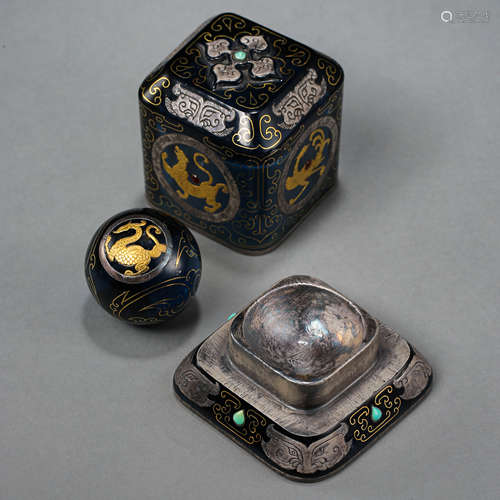 CHINA'S WARRING STATES PERIOD, A BOX WITH A BALL