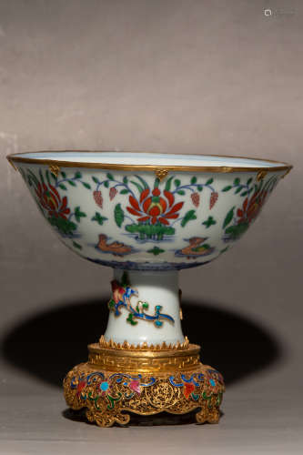 Chinese Gold Painted Famille Rose Porcelain Stem Cup