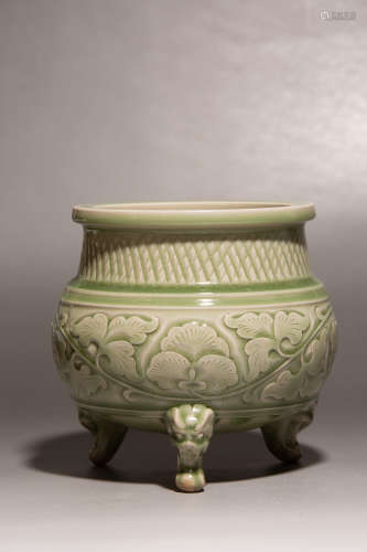 Chinese Yaozhou Kiln Engraved Porcelain Tripod Furnace