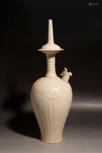 Chinese Ding Kiln Pattern Porcelain Bottle