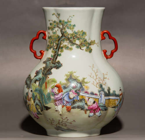 Chinese Qing Dynasty Qianlong Period Porcelain Vessel