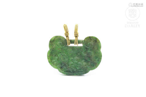 Medallón de jade en oro amarillo de 18k