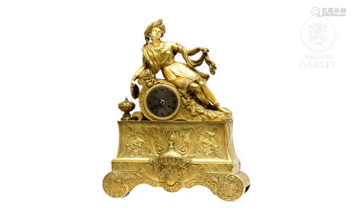 Reloj de sobremesa en bronce dorado, Francia, mediados del s.XIX.