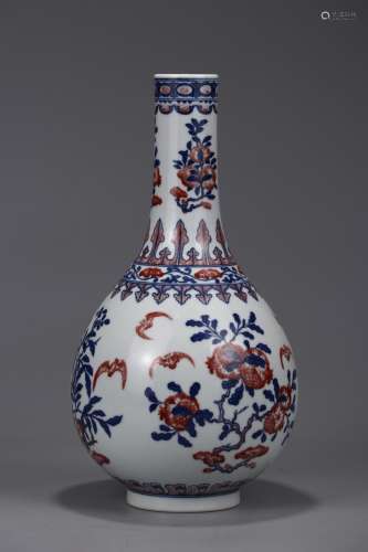 A Blue and White Underglaze Red Vase