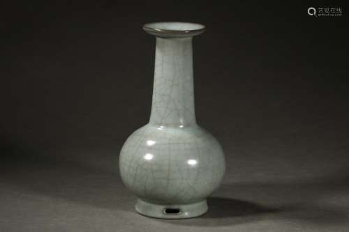 A Guan Glazed Long-Neck Vase
