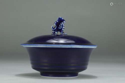 A Blue Glazed Porcelain Tureen