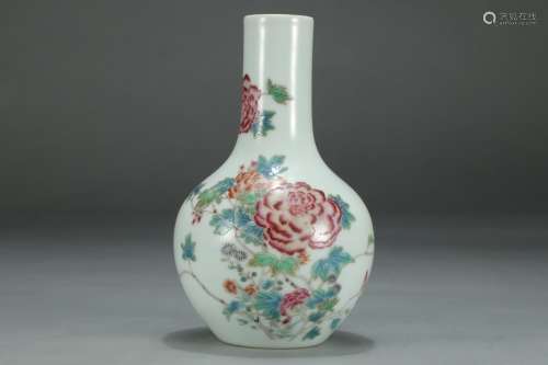 A Famille Rose Floral-butterfly Pattern Bottle Vase