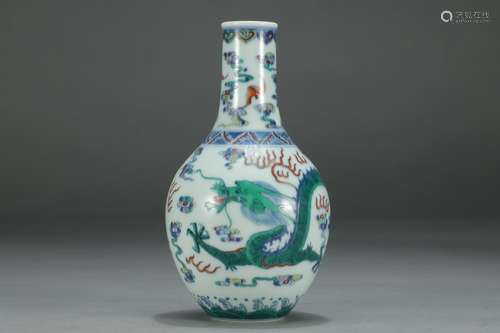 A Dou Cai Dragon Pattern Olives Sharped Vase