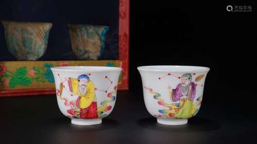 A Famille Rose  Figure Pair Cup