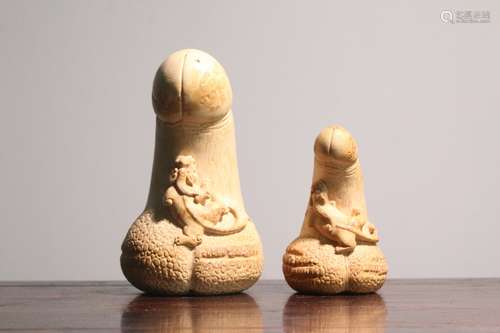 A Pair Wooden Carved Ornaments