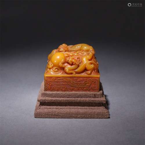 A Tianhuang Stone Two Dragons Shaped Seal