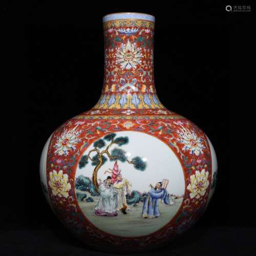 A Chinese Porcelain Daqing-Yongzheng-Nianzhi Mark Femille Rose Story Carved Bottle Vase