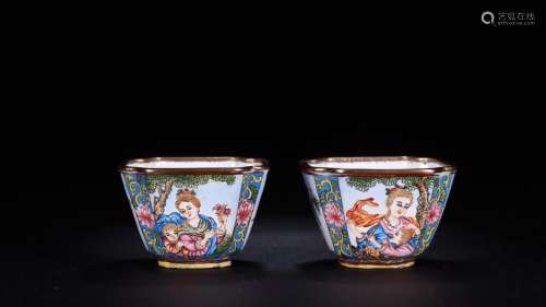 Pair Of Chinese Porcelain Qianlong-Nianzhi Mark Enameled Cups