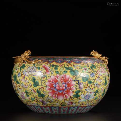 A Chinese Porcelain Daqing-Qianlong-Nianzhi Mark Yellow Glaze Enameled Brush Washer