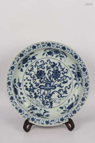 A Chinese Porcelain Blue&White Flower Carved Plate