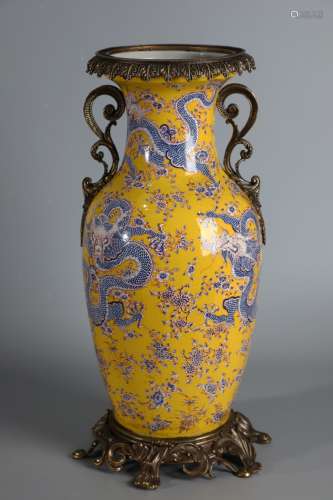 A Chinese Porcelain Daqing-Kangxi-Nianzhi Mark Yellow Glaze Dragon Carved Vase