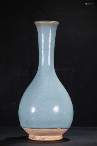 A Chinese Porcelain Jun Kiln Blue Glaze Vasae