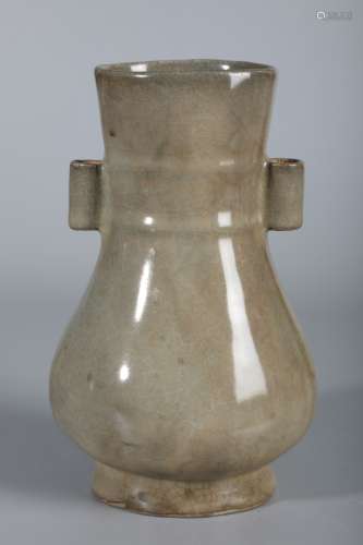 A Chinese Porcelain Guan Kiln Ear Vase