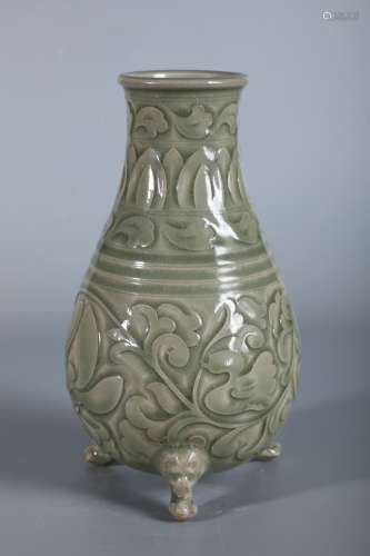 A Chinese Porcelain Yaozhou Kiln Flower Carved Vase