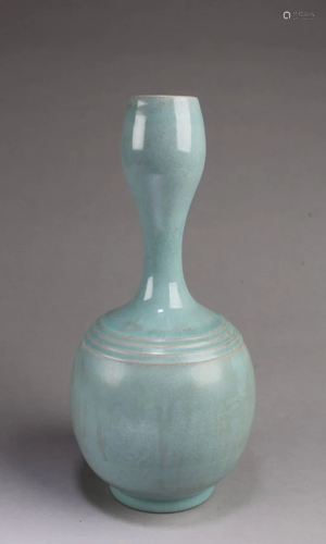 Chinese Ruyao Vase