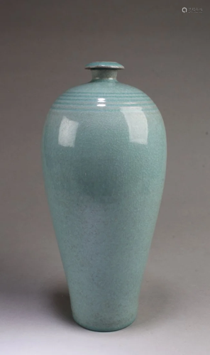 Chinese Ruyao Vase