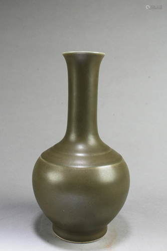 Chiense Tea-Dust Color Porcelain Vase