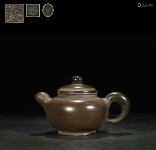 Bean-green Pot by He Daohong in the twentieth century
