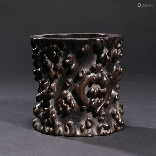 A RED SANDALWOOD BRUSH POT