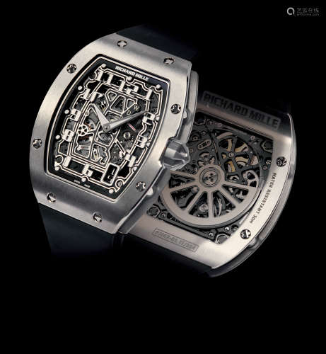 理查德米勒，非常精美，钛金属机械腕表，配备镂空表盘及日期显示，型号RM67-01Ti