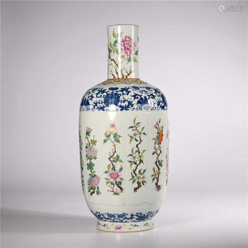 Qianlong of Qing Dynasty       Pastel bottle