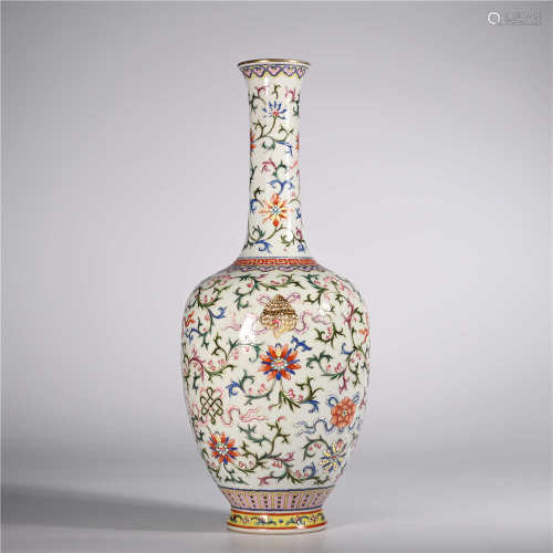 Qianlong of Qing Dynasty      Pastel bottle