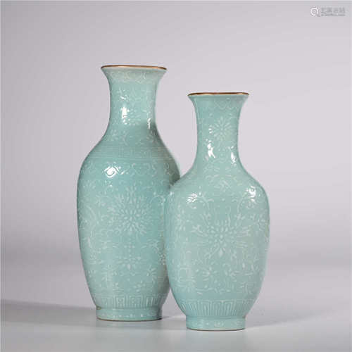 Qianlong of Qing Dynasty       Green glaze double bottle