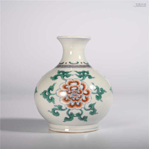 Yongzheng of Qing Dynasty    Pastel bottle