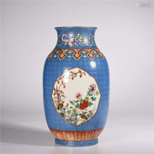 Qianlong of Qing Dynasty      Famille rose lantern bottle