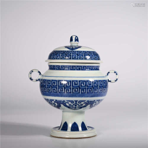 Qianlong of Qing Dynasty       Blue and white jar