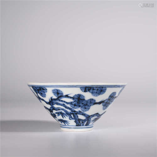 Ming Xuande       Small bowl of blue and white pine, bamboo and plum