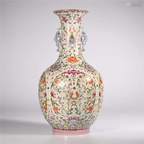 Qianlong of Qing Dynasty        Pastel bottle