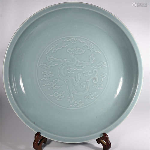 Yongzheng of Qing Dynasty          Blue glaze Carving Dragon pattern plate