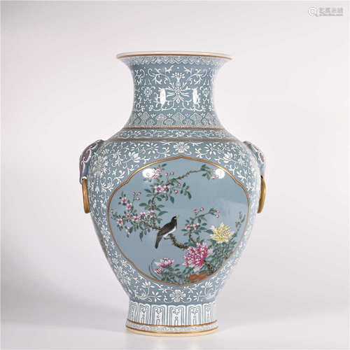 Qianlong of Qing Dynasty       Pastel bottle with two ears