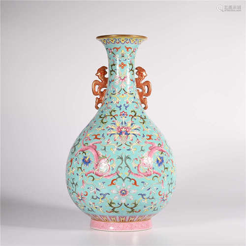 Qianlong of Qing Dynasty       Pastel bottle with two ears