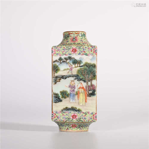 Qianlong of Qing Dynasty     Pastel square bottle