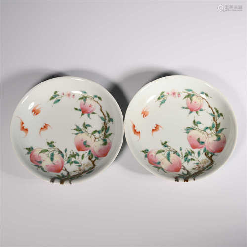 Yongzheng of Qing Dynasty        A pair of pastel plates